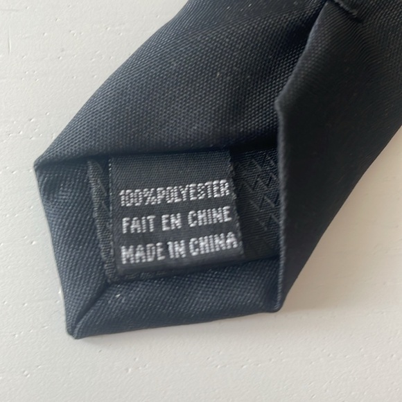 Perry Ellis Black Tie Portfolio 100% Polyester Regular length/size Men’s Tie - Picture 3 of 5